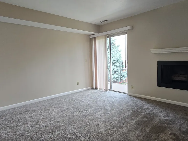 1118 E 6600 S #C6 — Photo 2