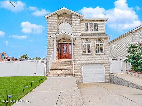 2nd image of 493 Willowbrook Rd