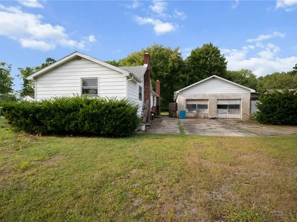 2139 Woodbine Dr, Hermitage, PA 16148