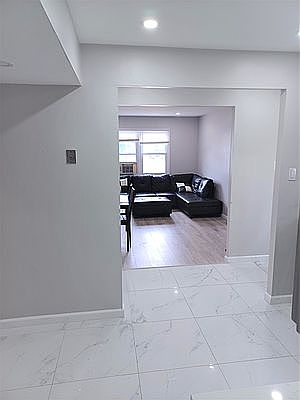 2nd image of 608 Klondike Ave #1