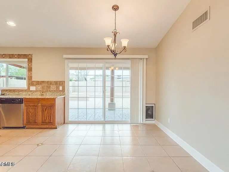 6808 E Sandra Ter — Photo 15
