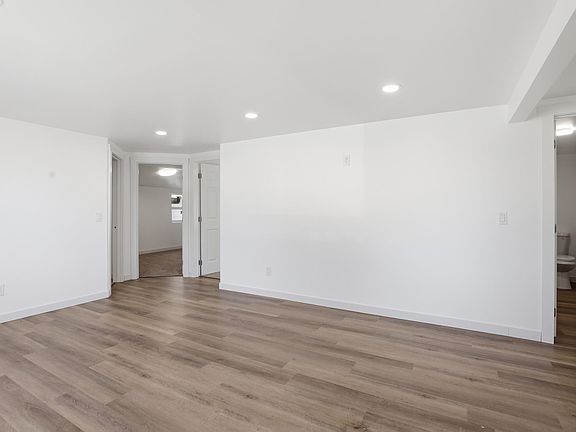 3rd image of 5008 E 5th Ave