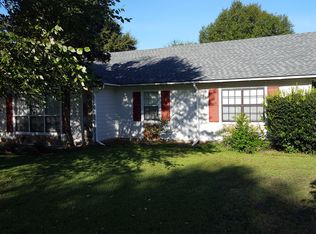 1105 Lee Ave, Douglas, GA 31533