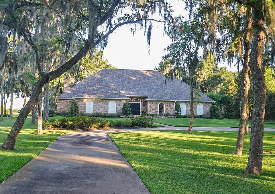 1st image of 217 Golfview Dr