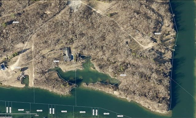 1st image of 1820 N Lincoln Lake Dr