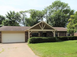 305 SW 10th St, Bentonville, AR 72712