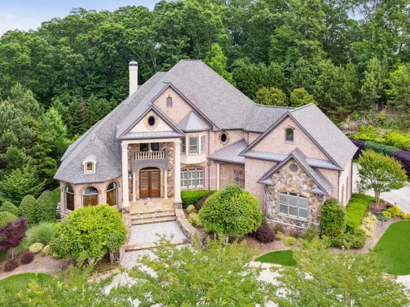 4132 Cumberland Point Dr, Gainesville, GA 30504