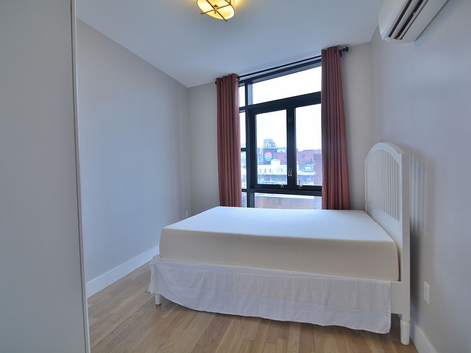 2nd image of 433 Manhattan Ave #3F