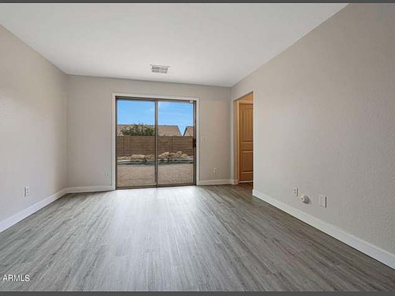 5th image of 30689 N Royal Oak Way