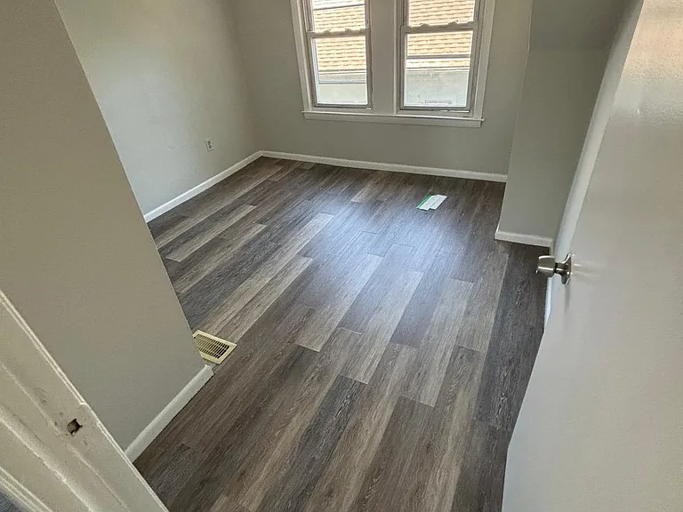 978 1st Ave #2 — Photo 8