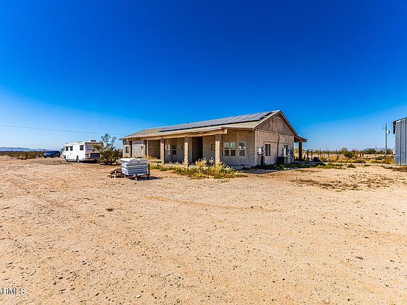 3rd image of 30832 W YUMA Road