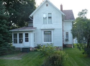 201 Allen St, Holcomb, IL 61043