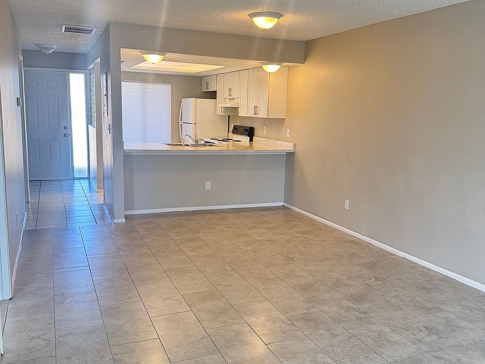 1st image of 619 SE 13th Ave #C1