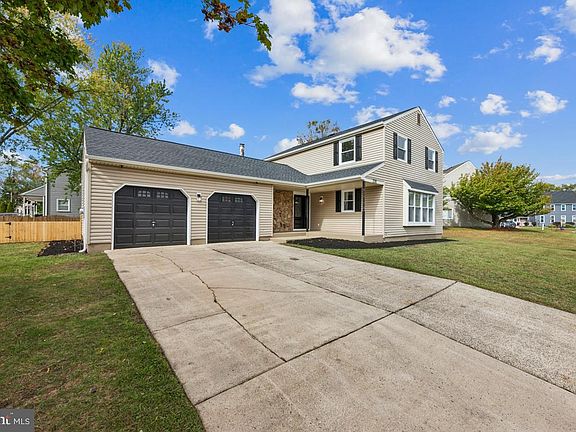 2nd image of 230 Hampshire Dr