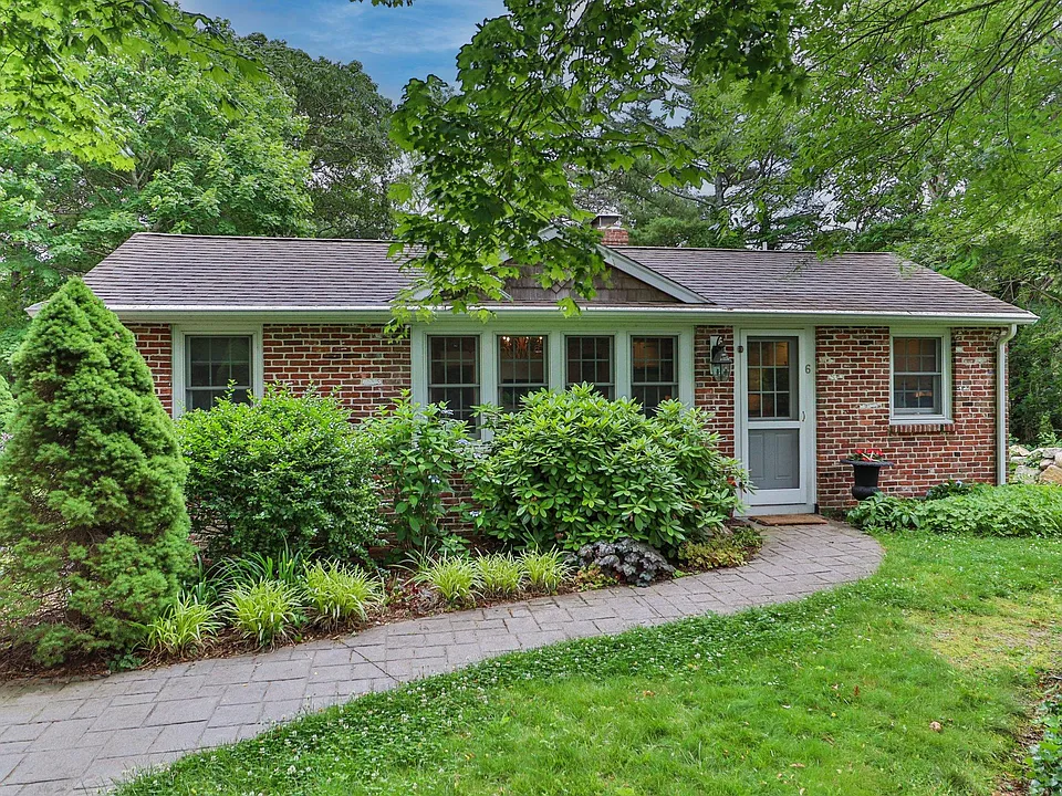 6 Beachway Rd