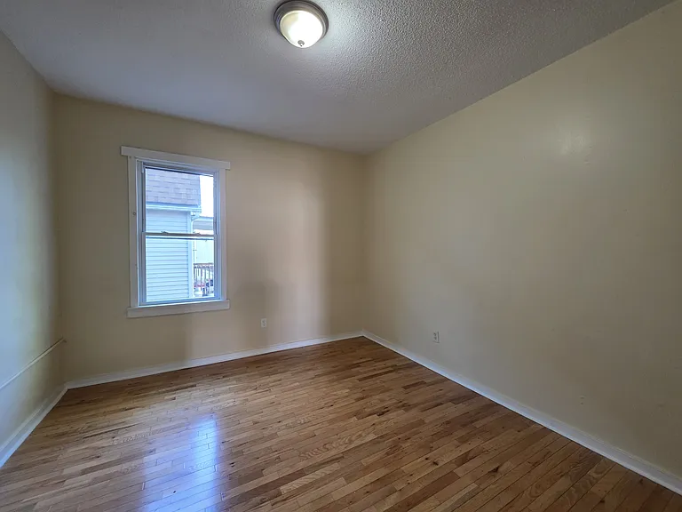 33 Dickerman St #4D — Photo 9