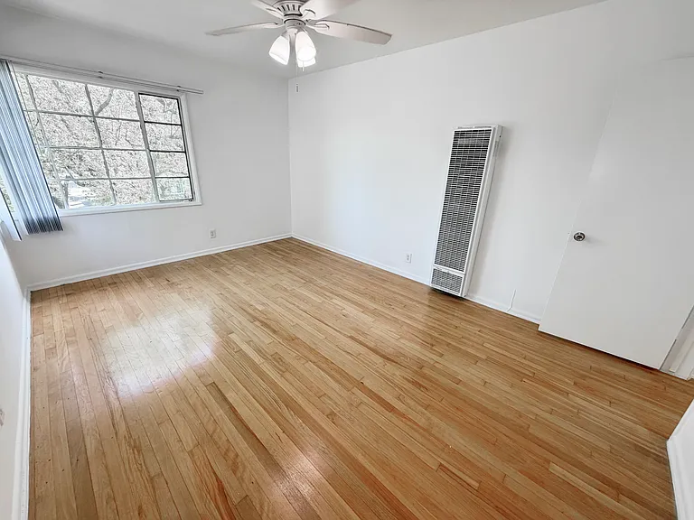 235 E California Blvd — Photo 20
