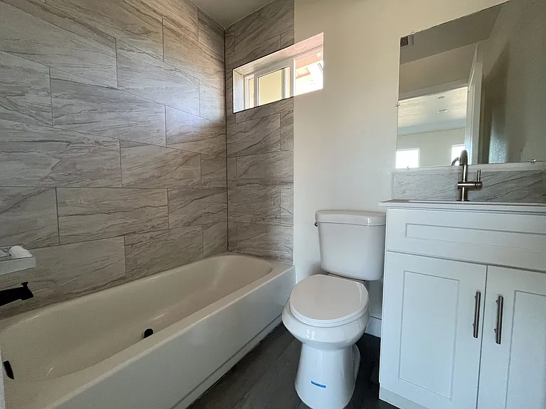 5017 Clara St — Photo 17