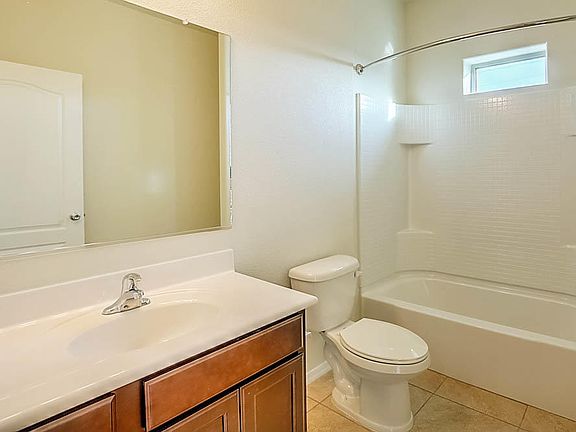 5th image of 1532 Gulfstream Dr SE