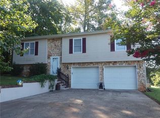 3547 High West Dr, Lenoir, NC 28645