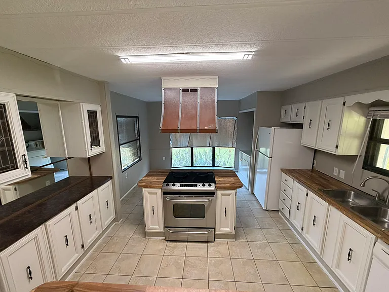 412 Saint Charles Bypass Rd — Photo 9