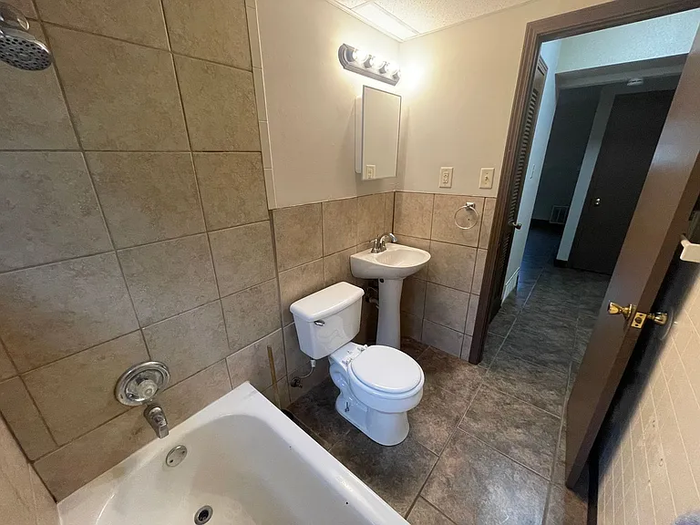 4453 W Bellview Dr — Photo 14