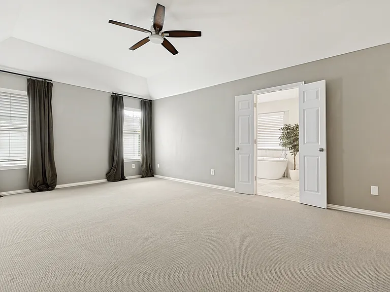 18515 Kelly Cave Trl — Photo 17