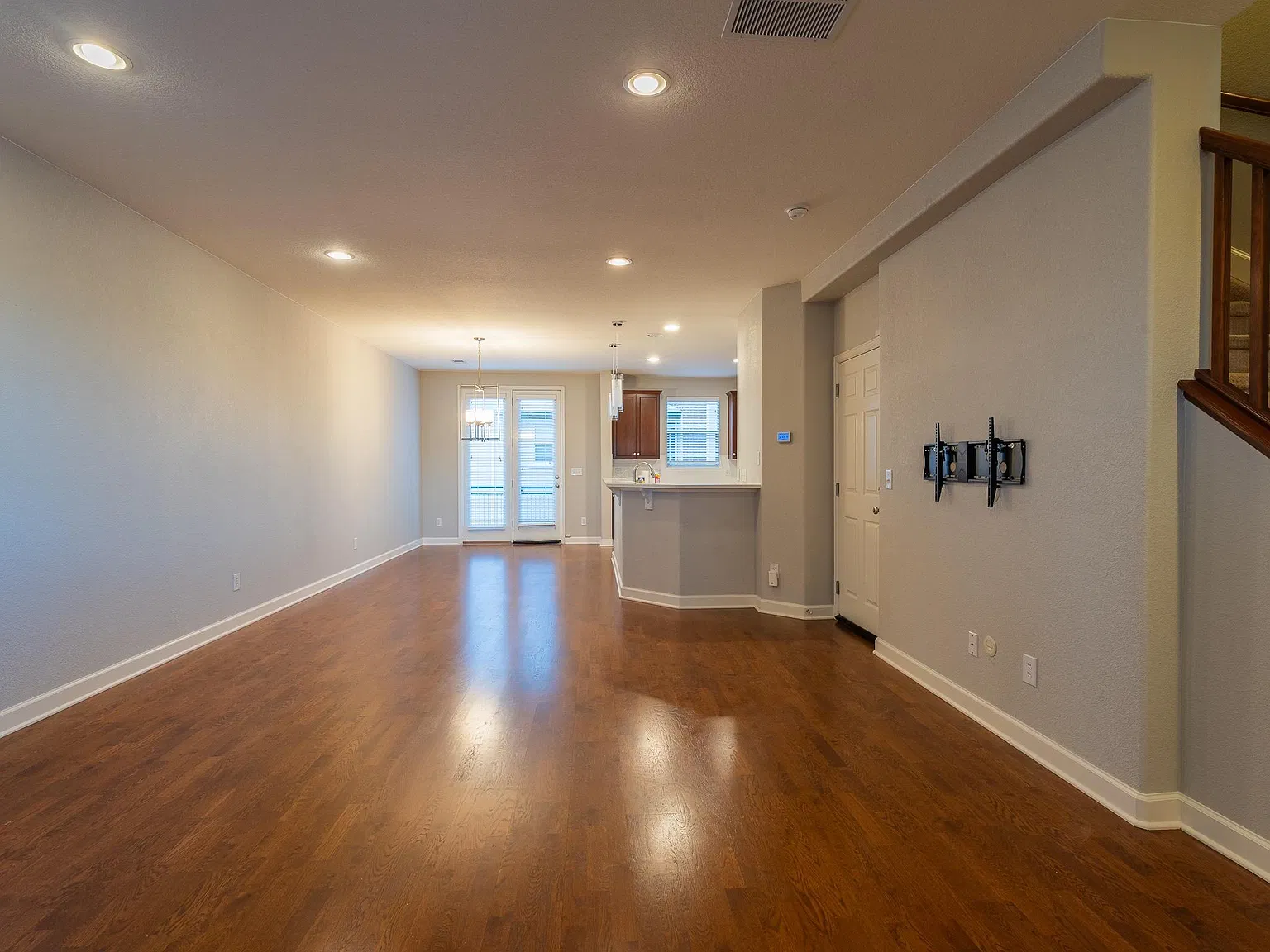 6437 S Potomac St — Photo 4