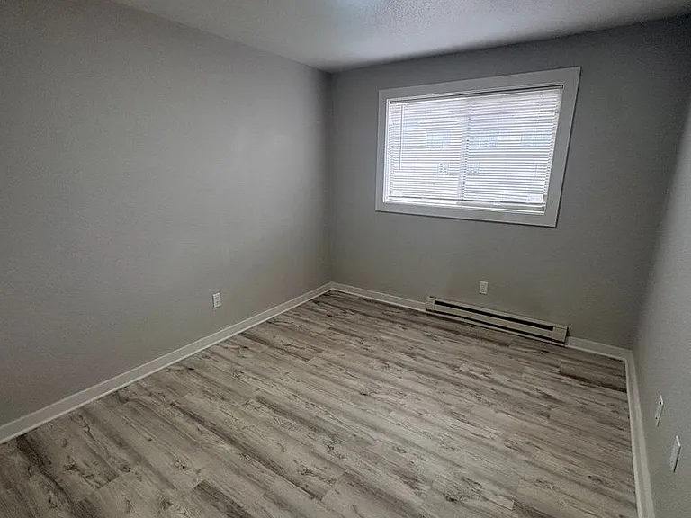 Mission Apartments — Photo 16
