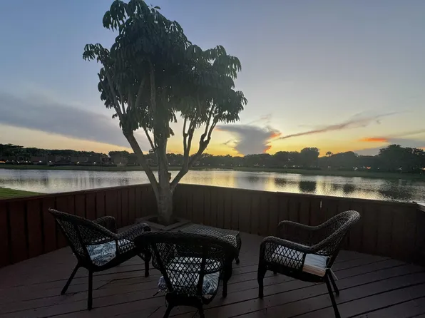 130 Live Oak Lane, Boynton Beach, FL 33436