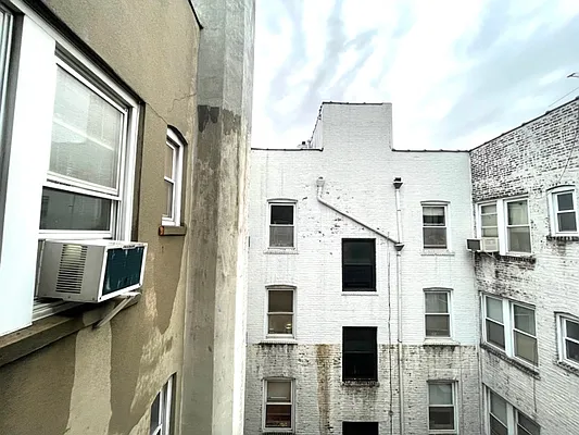Rented by Prime Realty | media 9