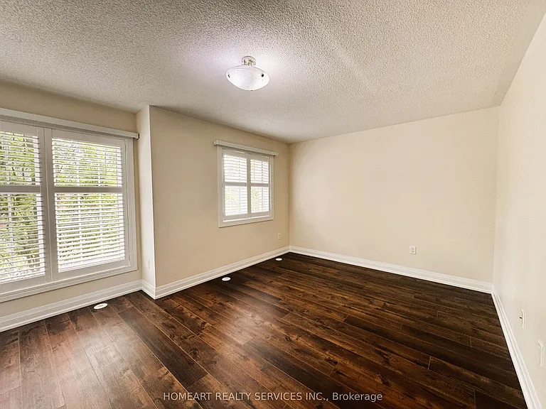 32 Glendora Ave — Photo 26