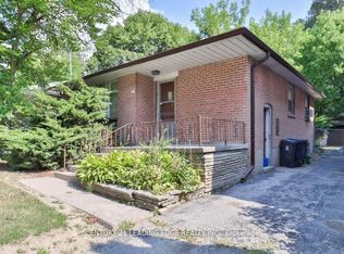 11 Collinson Blvd, Toronto, ON M3H 3B7