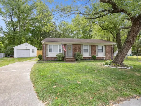 3103 Hillburn Dr, Chesapeake, VA 23323