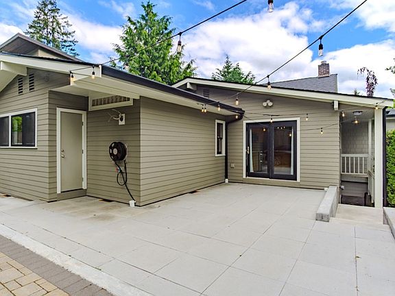 5th image of 11027 23rd Ave NE
