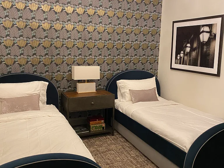 Twin bedroom