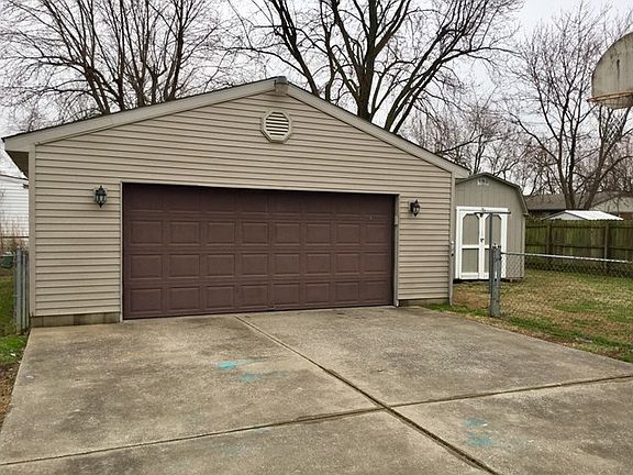 2nd image of 801 Idaho Ln