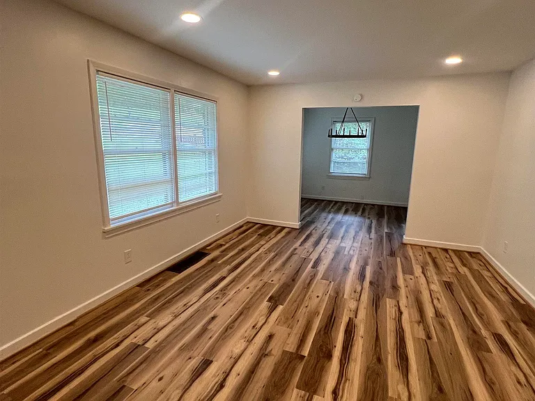 252 Westwood Dr — Photo 10