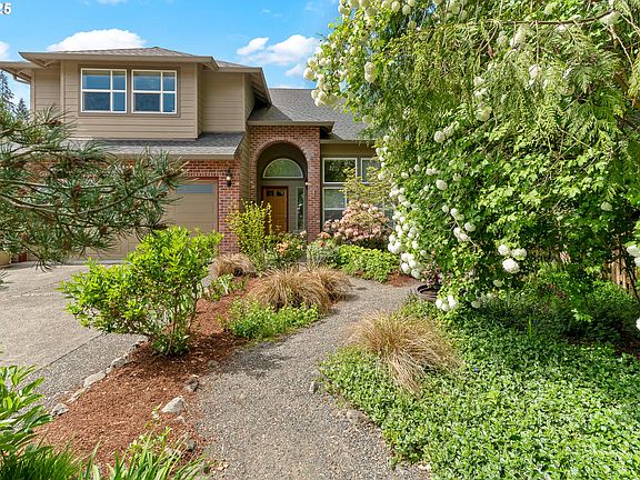 2nd image of 3108 NE 105th Cir