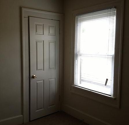 5th image of 1104 N Parker Ave