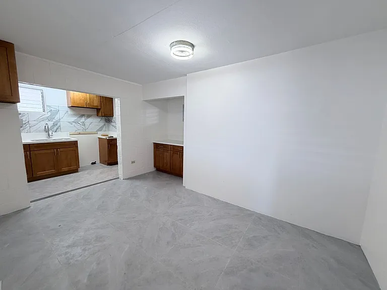 2210 N School St — Photo 5
