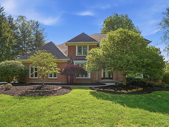 3rd image of 8527 Saint Ives Pl