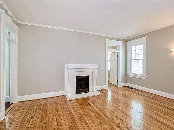 4th image of 418 New York Ave #1