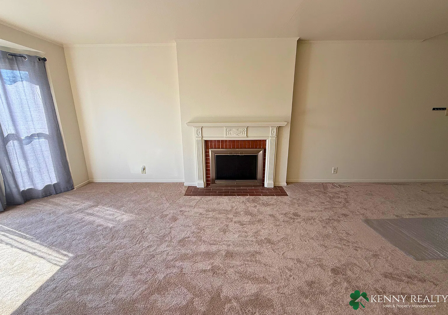 Updated 2BR/1BA Home in Westlake Daly City with 2-Car Garage — Photo 4
