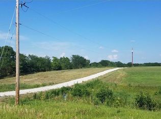 1262 Pitzer Rd, Earlham, IA 50072