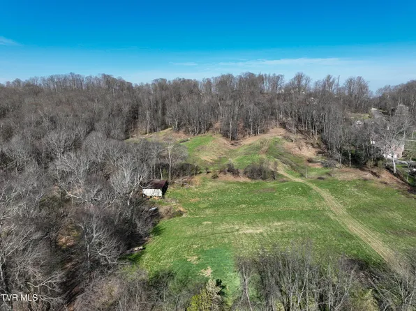 9 Strawberry Field Dr, Johnson City, TN 37604