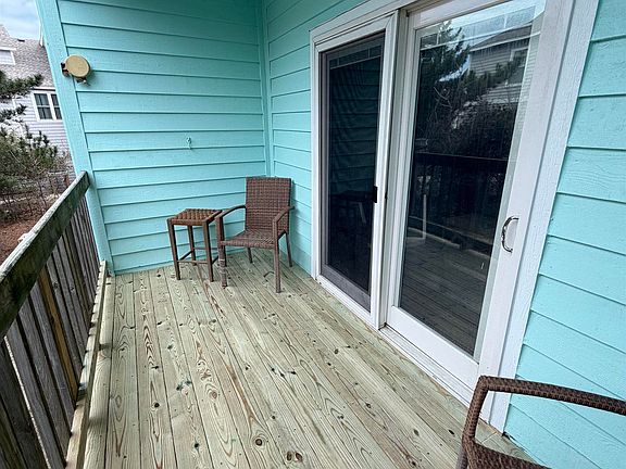 5th image of 627 Sand Fiddler Cir Unit B-1