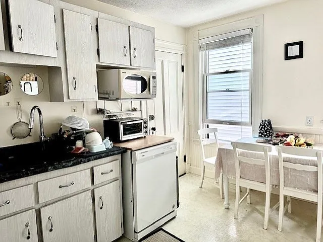 59 Monument Ave #1 — Photo 8