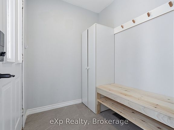 4th image of 60 Main St E