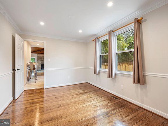 5th image of 310 Chalfonte Dr